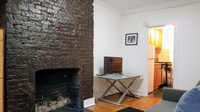 113 W 15th St-Unit -2W in New York, NY - Building Photo - Building Photo