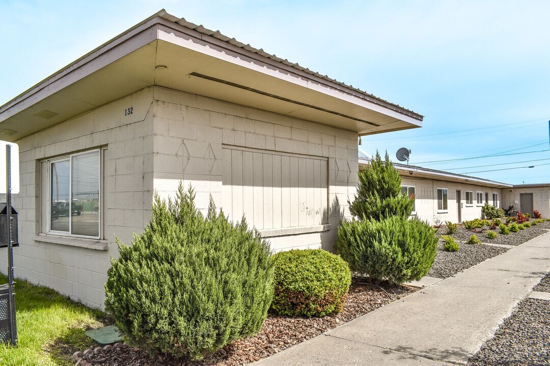 132 W Shoshone St in Pasco, WA - Building Photo
