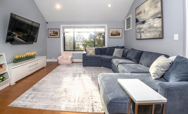 183 Sandcastle Key in Secaucus, NJ - Building Photo - Building Photo