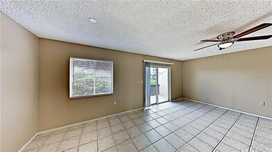 2628 Hidden Lake Dr N, Unit C in Sarasota, FL - Building Photo - Building Photo