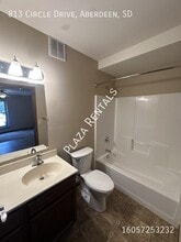 214 S Kline St in Aberdeen, SD - Building Photo - Building Photo