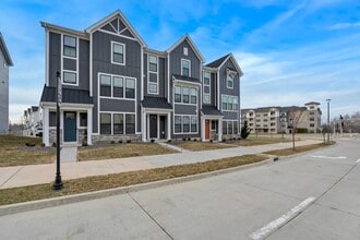 304 Indigo Ct in Chesterfield, MO - Building Photo - Building Photo