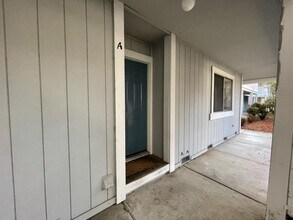 1340 Las Juntas Way in Walnut Creek, CA - Foto de edificio - Building Photo