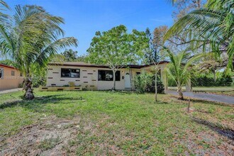 2890 SW 9th St in Fort Lauderdale, FL - Building Photo - Building Photo
