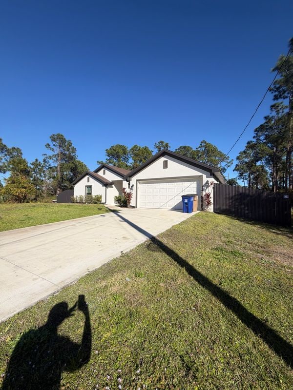 4602 Karen Ave N in Lehigh Acres, FL - Foto de edificio - Building Photo