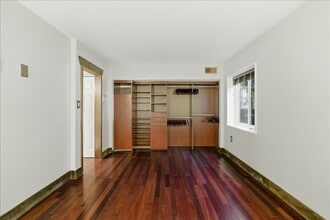 1425 Northgate Square in Reston, VA - Foto de edificio - Building Photo