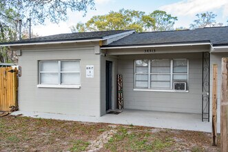 38313 Tucker Rd in Zephyrhills, FL - Building Photo - Building Photo