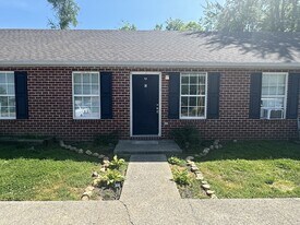 107 Pickle St in Shelbyville, TN - Building Photo