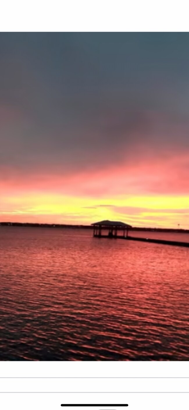 2381 NW Lakeview Dr, Unit 0 in Sebring, FL - Foto de edificio - Building Photo