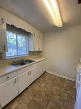 2220 Claremont Ln-Unit -B in Tallahassee, FL - Building Photo - Building Photo