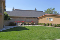 Pacifica Apartments in Madera, CA - Foto de edificio - Building Photo