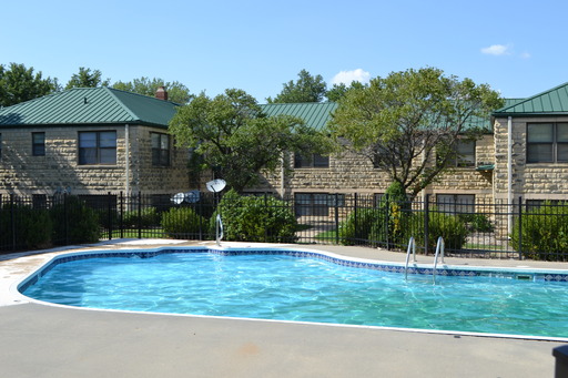 Webster Court Apartments in Junction City, KS - Building Photo