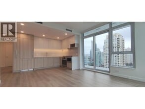 6075 Wilson Ave in Burnaby, BC - Building Photo - Building Photo