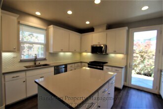 5350 Kelliann Pl in Rohnert Park, CA - Building Photo - Building Photo