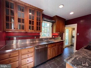 2800 Russell Rd in Alexandria, VA - Building Photo - Building Photo