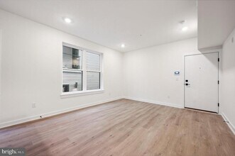 911 S 51st St, Unit 2 in Philadelphia, PA - Building Photo - Building Photo