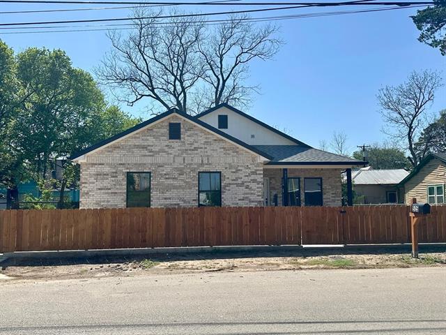 505 N Wilhite St in Cleburne, TX - Foto de edificio - Building Photo