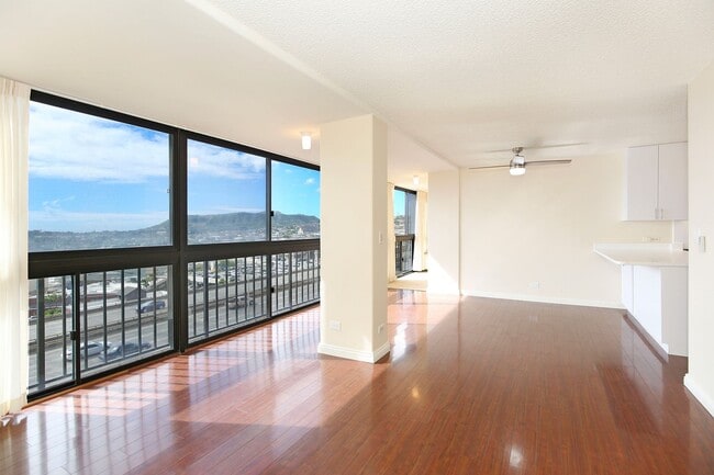 property at 4300 Waialae Ave