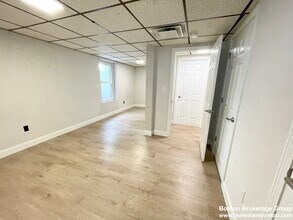 114 Buttonwood St, Unit 1 in Boston, MA - Building Photo - Building Photo