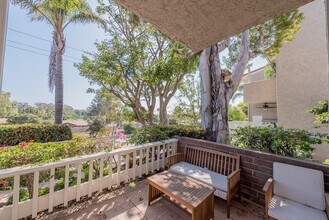 28320 Rey de Copas Ln in Malibu, CA - Foto de edificio - Building Photo