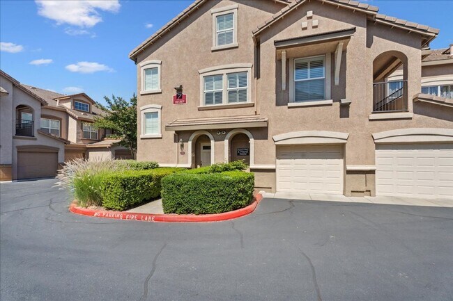 5350 Dunlay Dr in Sacramento, CA - Building Photo - Building Photo