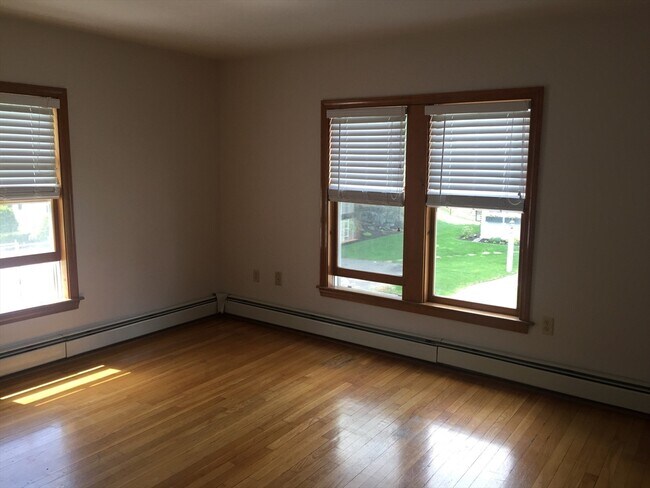 10 Lillian Rd, Unit 2 in Quincy, MA - Building Photo - Building Photo