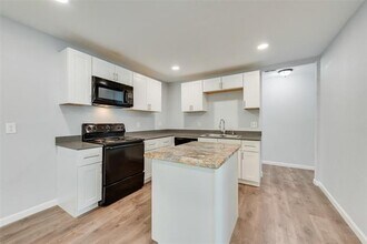 5437 David Strickland Rd in Fort Worth, TX - Building Photo - Building Photo