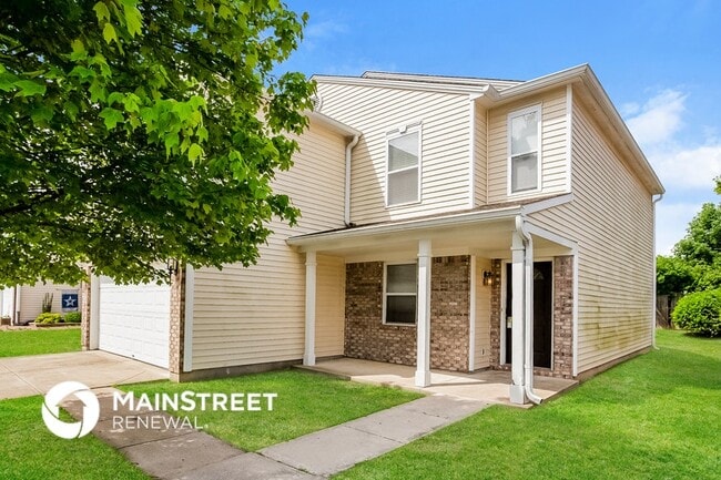 1808 Feather Reed Ln in Greenwood, IN - Building Photo - Building Photo