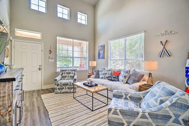 21100 Santa Ana Cove in Lago Vista, TX - Building Photo - Building Photo