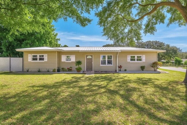 1770 73rd Ave N in St. Petersburg, FL - Building Photo - Building Photo