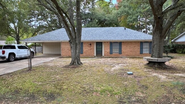 property at 105 Williamsburg Dr