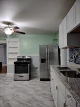 62-64-64 Olmsted Dr in Springfield, MA - Foto de edificio - Building Photo