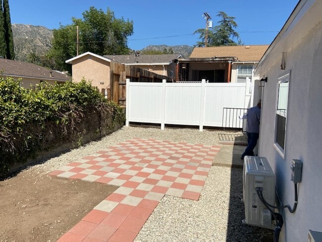 10435 Las Lunitas Ave in Tujunga, CA - Building Photo - Building Photo