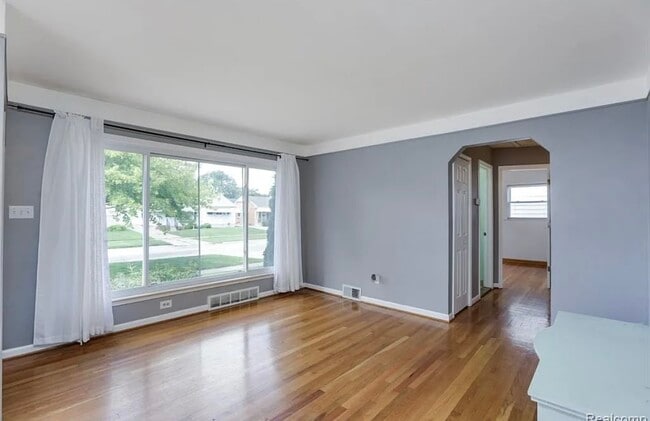 property at 622 N Vermont Ave