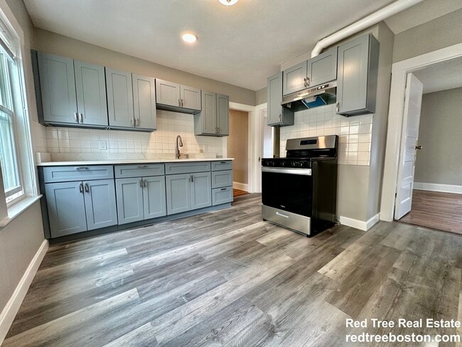 8 Mortimer Pl, Unit 2