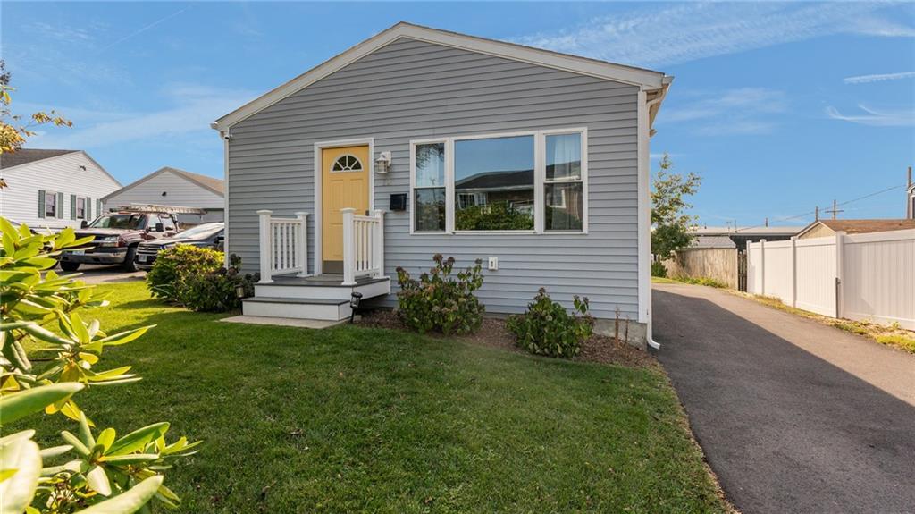 12 Leal Terrace in Newport, RI - Building Photo