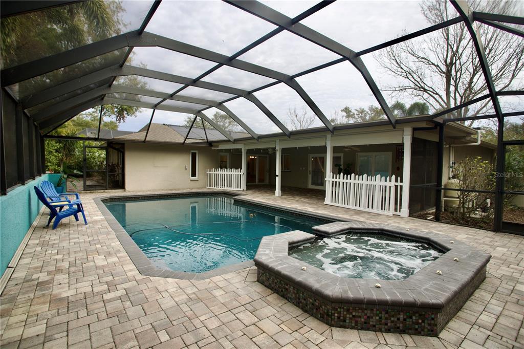 2079 Swan Ln in Safety Harbor, FL - Building Photo