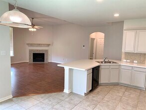 7133 Derbyshire Dr in Fort Worth, TX - Foto de edificio - Building Photo
