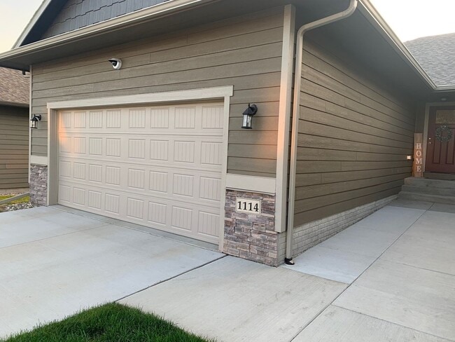 property at 1114 N Brennan Ct