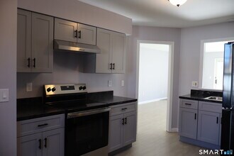 15 Boughton St in Danbury, CT - Building Photo - Building Photo