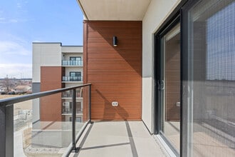 Trinity Gate Condominiums in Windsor, ON - Building Photo - Building Photo