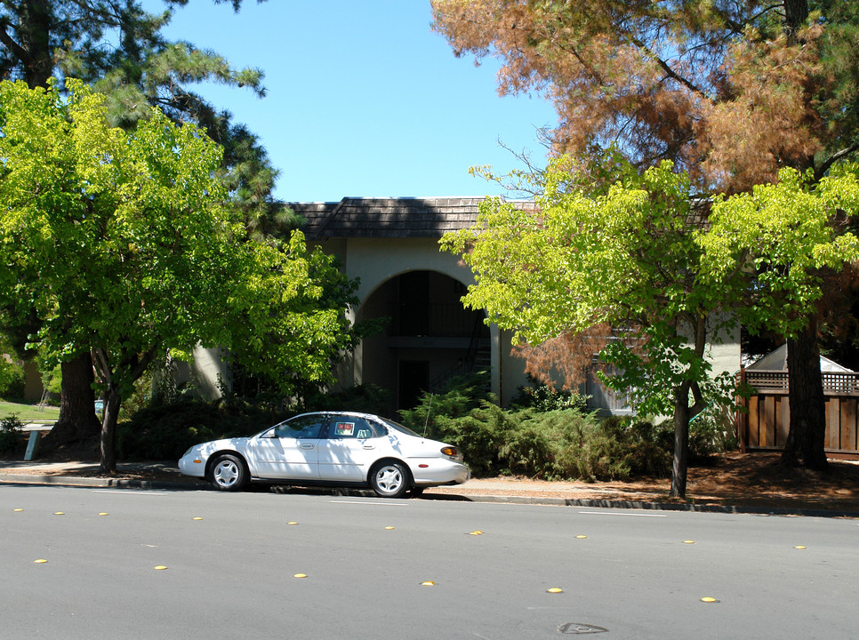 2431 Bethards Dr in Santa Rosa, CA - Building Photo