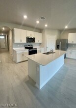 16629 Elkhorn Coral Dr in North Fort Myers, FL - Foto de edificio - Building Photo