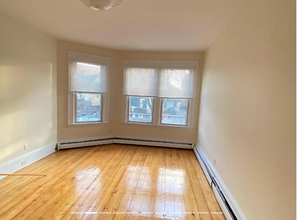 1423 Cambridge St, Unit 2 in Cambridge, MA - Foto de edificio - Building Photo