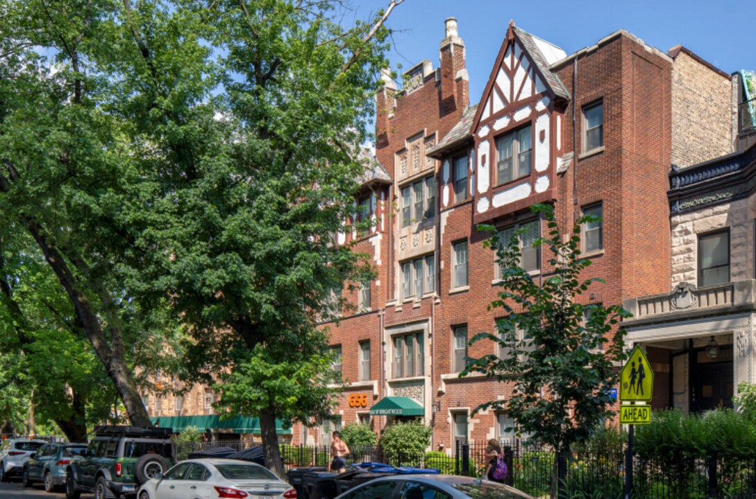 659 W Wrightwood Ave, Unit 401 in Chicago, IL - Building Photo