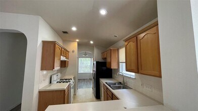 5512 Steven Creek Way in Austin, TX - Building Photo - Building Photo