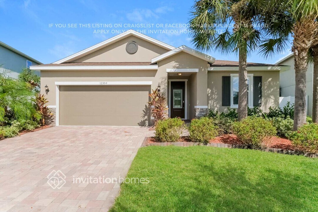 12359 Moss Lake Loop in New Port Richey, FL - Building Photo