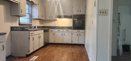 1975 Thomas Drive in Macon, GA - Foto de edificio - Building Photo