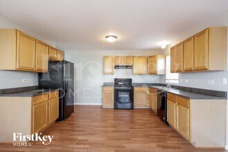 2325 N Salem Ln in Round Lake Beach, IL - Building Photo - Building Photo