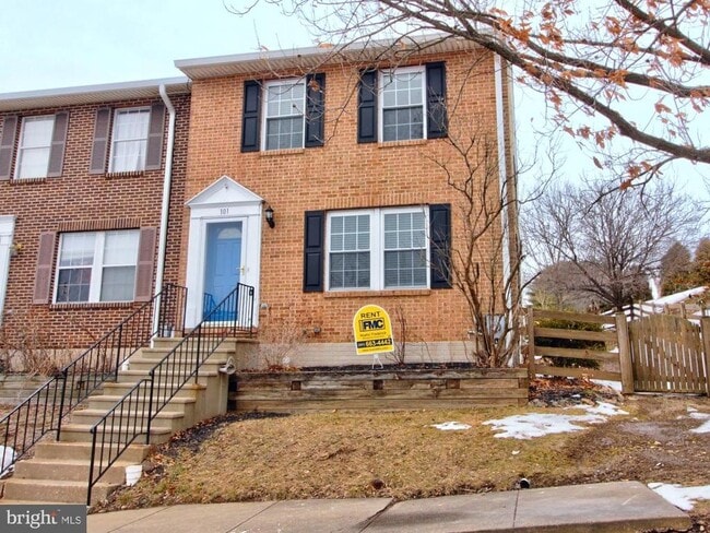 101 S Oak Cliff Ct
